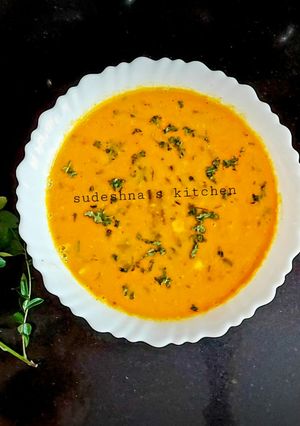 A picture of Colocasia Curry.