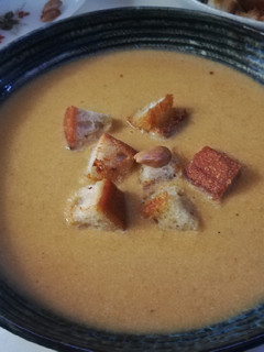 Una foto de Sopa alpujarreña de almendras
