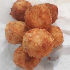 รูปของ Macaroni cheese ball