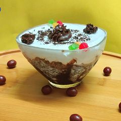 A picture of Instant choco-vanilla pudding.