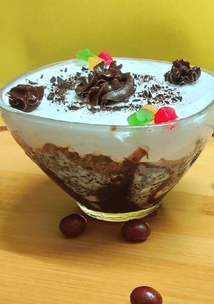 A picture of Instant choco-vanilla pudding.