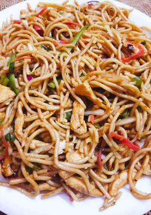 A picture of Chicken Chowmein.