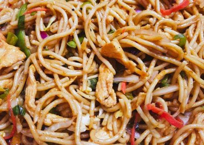 Chicken Chowmein Recipe By Urooba Farman Cookpad