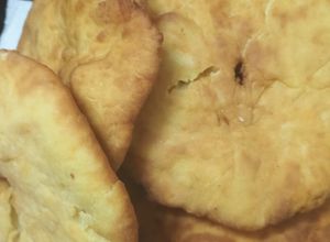 Una foto de Tortas fritas, deliciosas con un buen café