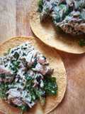 ทาโก้สลัดไก่ซีซาร์ Caesar chicken salad and taco spanich cream