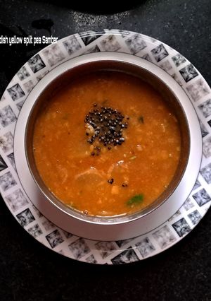 A picture of Raddish Matar dal Sambar.