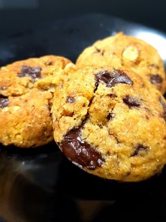 Foto resep Keto Chewy Choco-Chip Cookies Sugar & Gluten Free #ketopad