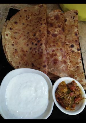 A picture of Chana dal parathe.