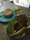 Huevo con bacon y casabe