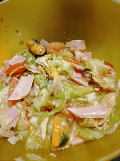 Una foto de Ensalada normal con mejillones