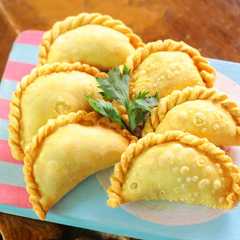 A picture of Pastel goreng renyah.