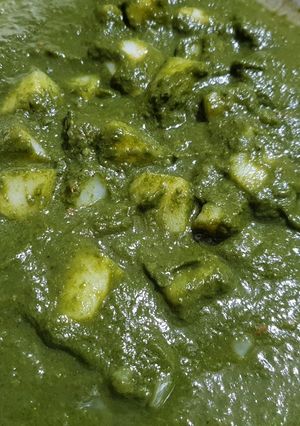A picture of Aloo palak.