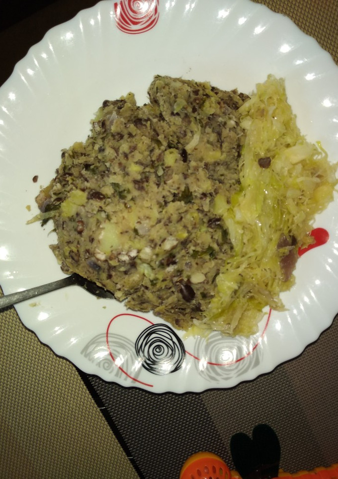 A picture of Mukimo with steamed cabbage#fourweekchallenge.