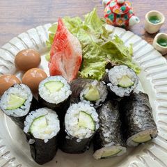 A picture of Cucumber Roll Sushi かっぱ巻き.