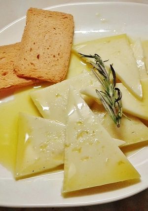 Foto principal de Queso manchego en aceite de romero