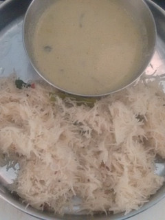 சேமியா கிச்சடி(SEMIYA KICHDI RECIPE IN TAMIL) செய்முறை முக்கிய புகைப்படம்