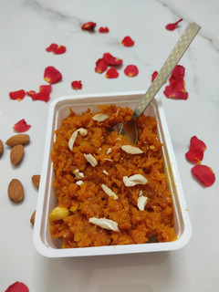 ஆரஞ்சு வண்ண கேரட் அல்வா செய்முறை முக்கிய புகைப்படம்