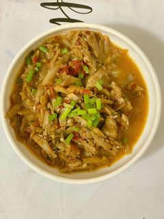 Hình của món Cá cơm kho nghệ.