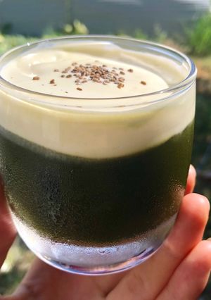 Hình của món Nước rau má Macchiato (keto).