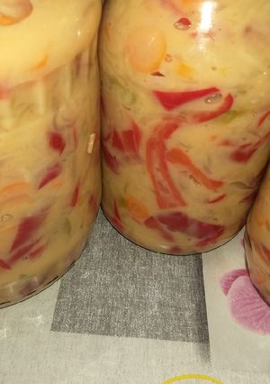O poză a rețetei Salată de murături în sos de muștar.