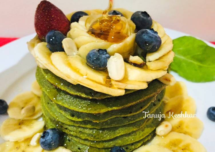 Recipe of Speedy Banana spinach pancakes with peanuts