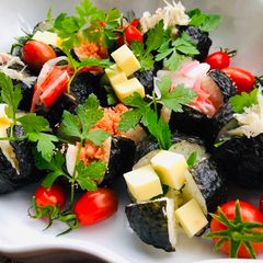 A picture of Party Rice Balls.