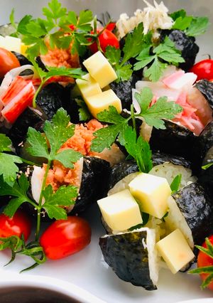 A picture of Party Rice Balls.