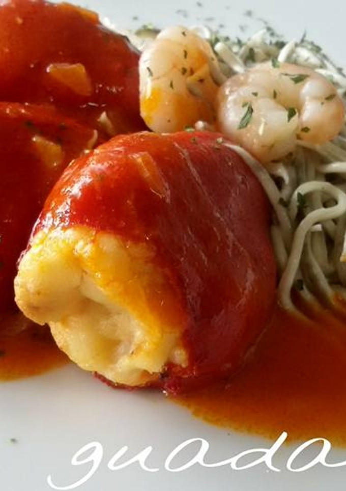 Una foto de Pimientos del piquillo rellenos de gulas en GME, GMF y tradicional