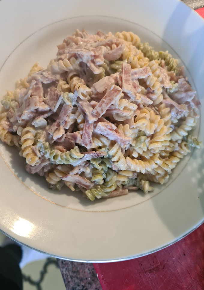 Una foto de Pasta carbonara a mi manera !! 🤪