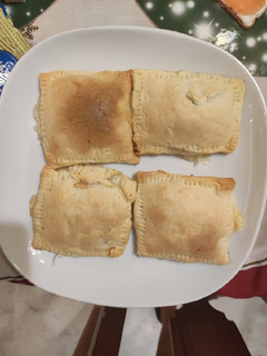Una foto de Empanaditas de salmón y queso mozzarella