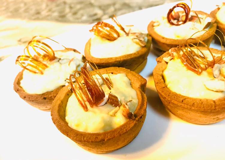 Kheer tart cups with sugar spiral