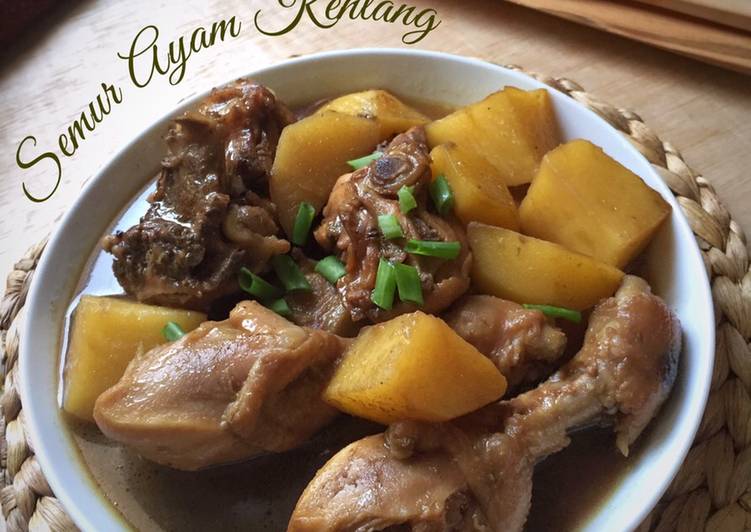 Langkah Mudah untuk Membuat Semur Ayam kentang BandungRecook2_Tatinoerh, Enak