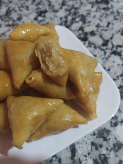 صورة لوصفة بريوات بلديين باللوز