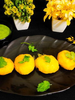 आलू की क्रिस्पी टिक्की (Aloo ki crispy tikki recipe in Hindi) रेसिपी मुख्य फोटो