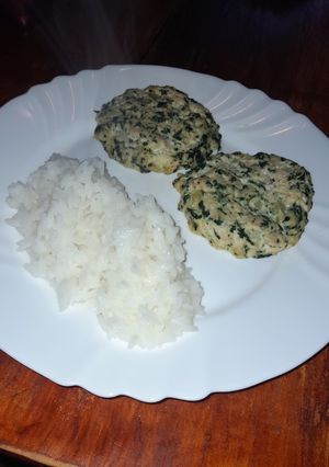 Una foto de Hamburguesas de pollo y espinaca