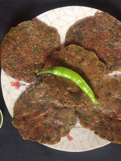 હેલ્ધી પુડલા (Healthy Pudla Recipe In Gujarati) રેસીપી મુખ્ય ફોટો