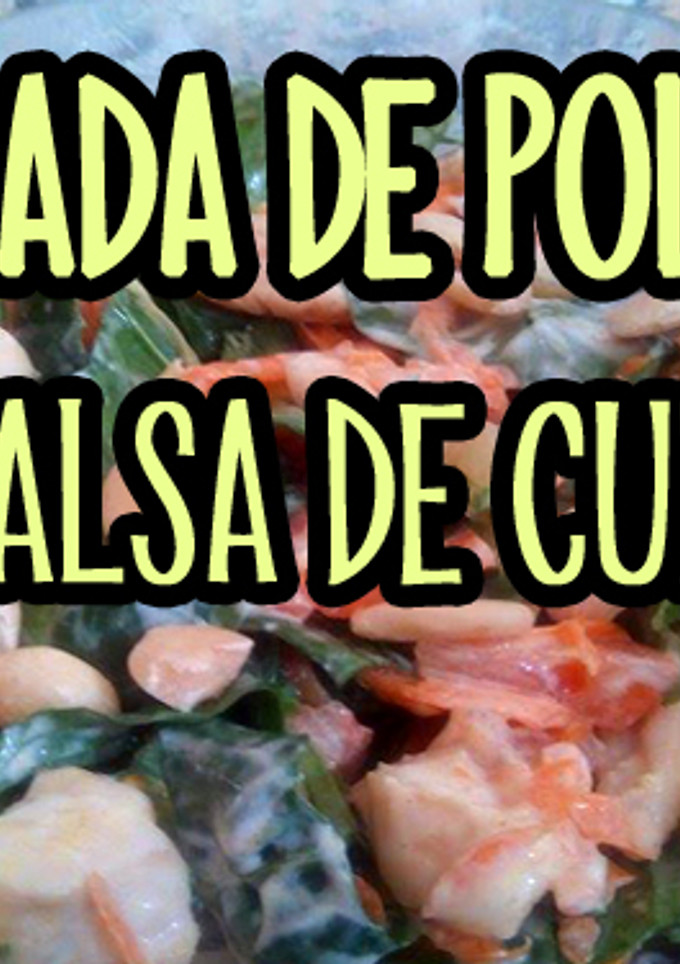 Una foto de Ensalada de pollo con salsa de curry