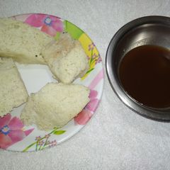A picture of White dhokla.