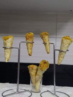 चटपटी कोन भेल (Chatpati cone bhel recipe in Hindi) रेसिपी मुख्य फोटो
