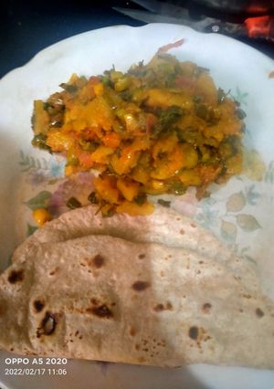 हरी लहसुन और आलू की सब्जी (hari lahsun aur aloo ki sabzi recipe in Hindi) रेसिपी मुख्य फोटो