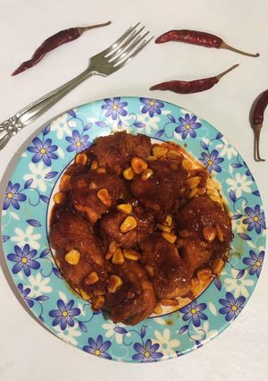 A picture of Fried Chicken in Red Sauce.