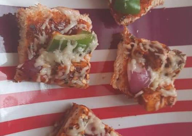 Recipe of Favorite Bread 🍞 pizza