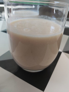 Una foto de Batido de plátano con galletas🙈