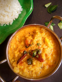 சௌ சௌ மோர் கூட்டு (Chow Chow Moor Kootu Recipe in Tamil) செய்முறை முக்கிய புகைப்படம்
