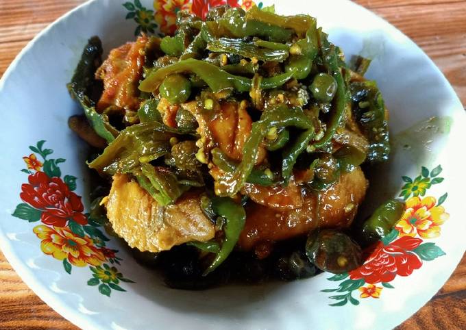 Ayam kecap cabai hijau