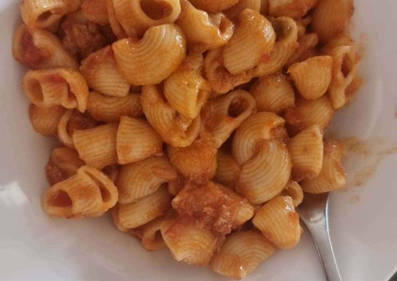 Pasta tiburon con atún