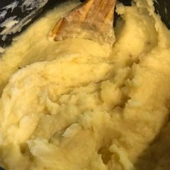 A picture of Creamy Mashed Potatoes.