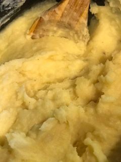 A picture of Creamy Mashed Potatoes.