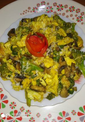 अंडा वेजिज स्टर फ्राई (Anda veggies ster fry recipe in Hindi) रेसिपी मुख्य फोटो