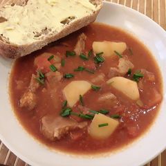 A picture of Sig's Light Tomato and Shallot Stew.